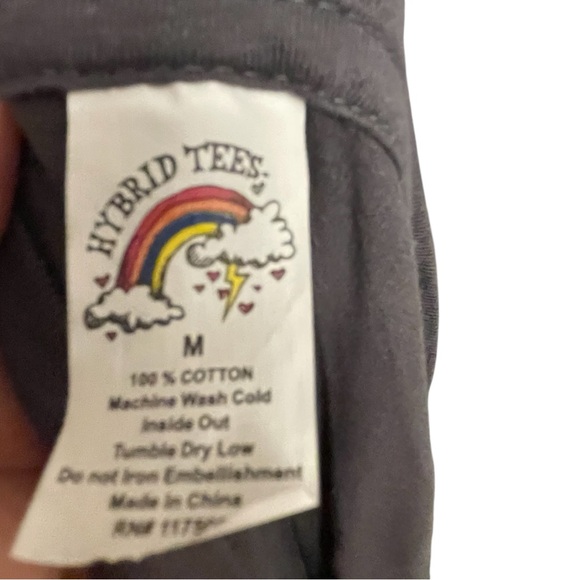 Hybrid & Company Gray and Pink Skull V-Neck Tee - Picture 4 of 4